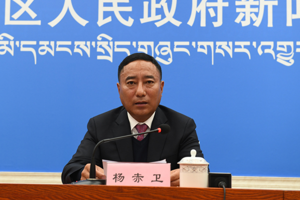 楊赤衛(wèi) 林芝市常委、政府副市長.JPG