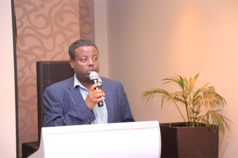 圖為埃塞俄比亞亞的斯亞貝巴大學(xué)政策研究員巴盧·德米西。受訪者供圖