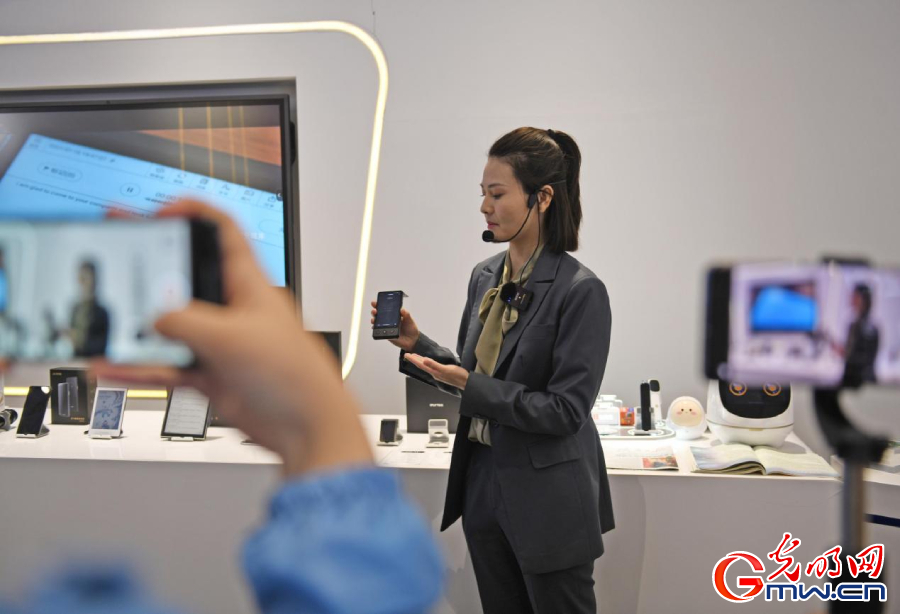 組圖丨AI、網絡安全、跨境電商……數字經濟如此 “陜”耀