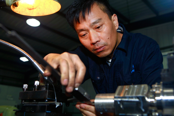 工作中的張世軍。受訪者供圖