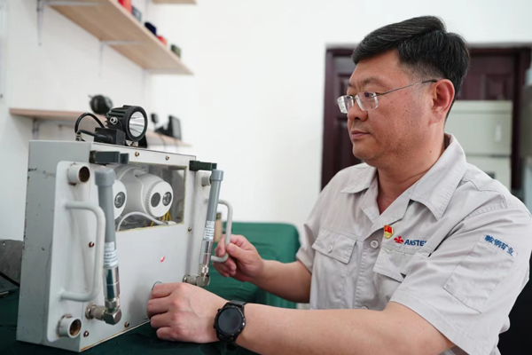 工作中的馬連成。受訪者供圖