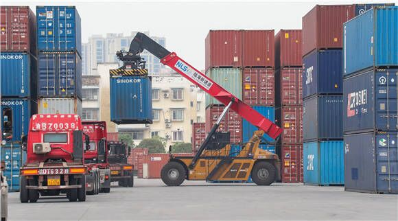 02 西部陸海新通重慶無水港。華龍網(wǎng) 通訊員郭晉 攝