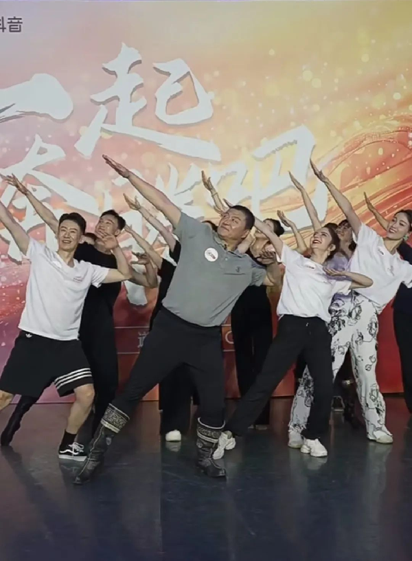 講好中華民族共同體故事，讓網(wǎng)絡“連心”更“聚心”