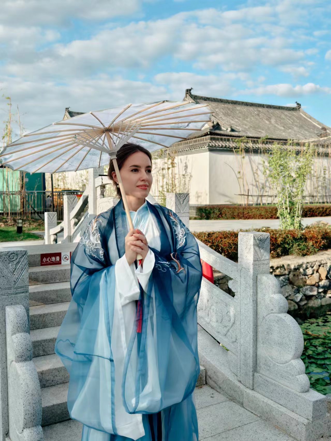 【2024打卡中國】穿越時空的對話:外國網(wǎng)紅探索包公故里文化園(組圖)_fororder_微信圖片_20240923165306