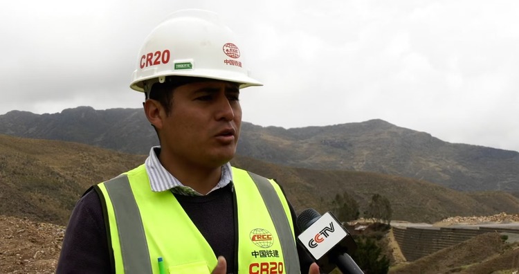 資訊有故事丨秘魯安第斯國家公路項(xiàng)目 “為當(dāng)?shù)孛癖娦藿ㄐ腋:陀颜x之路”