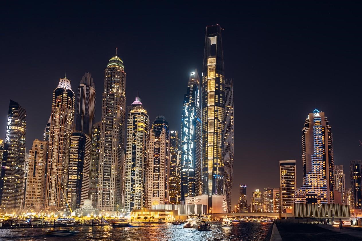 瑪瑞納地區(qū)夜景。中鐵十八局供圖