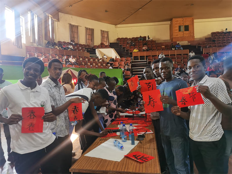 卡巴拉克大學春節(jié)體驗活動。埃格頓大學孔子學院供圖