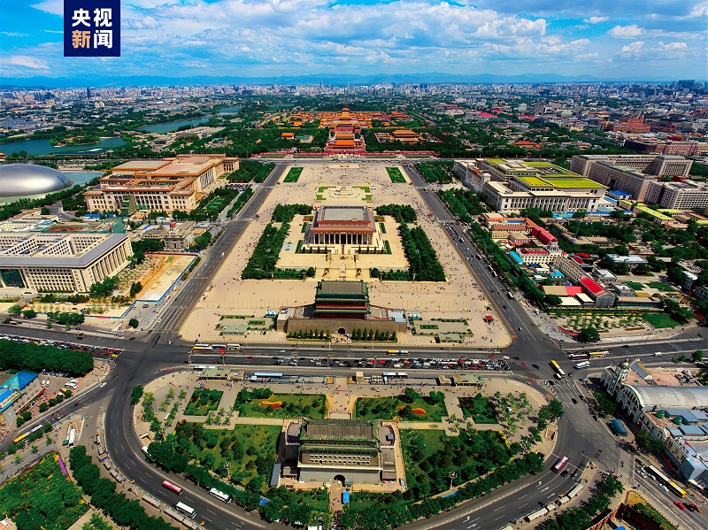 △全長(zhǎng)7.8公里的北京中軸線上，分布有鐘鼓樓、景山、故宮等15處遺產(chǎn)構(gòu)成要素。