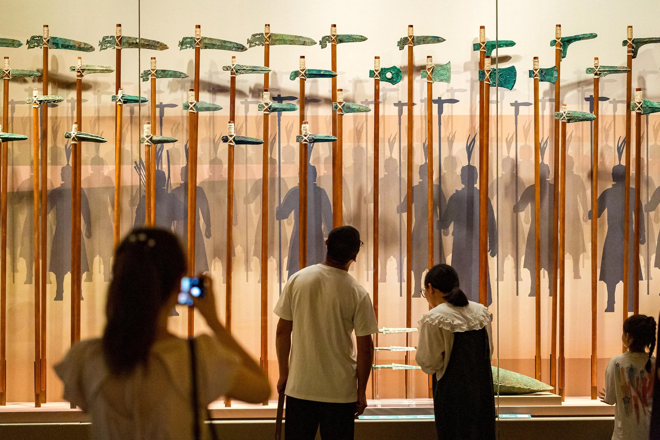 △2024年8月25日，游客在河南省安陽(yáng)市殷墟博物館參觀。