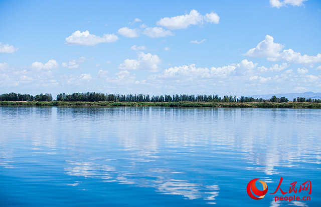 烏梁素海風(fēng)景秀美。人民網(wǎng) 孟佳澍攝