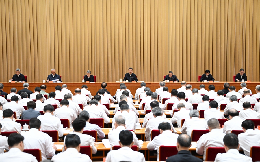 7月14日至15日，中央城市工作會議在北京舉行。中共中央總書記、國家主席、中央軍委主席習近平出席會議并發(fā)表重要講話。中共中央政治局常委李強、趙樂際、王滬寧、蔡奇、丁薛祥、李希出席會議。