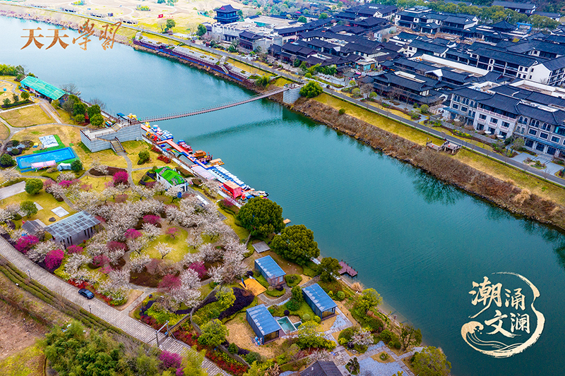 2025年2月17日，浙江紹興，嵊州市越劇小鎮(zhèn)和濕地公園梅花盛開。