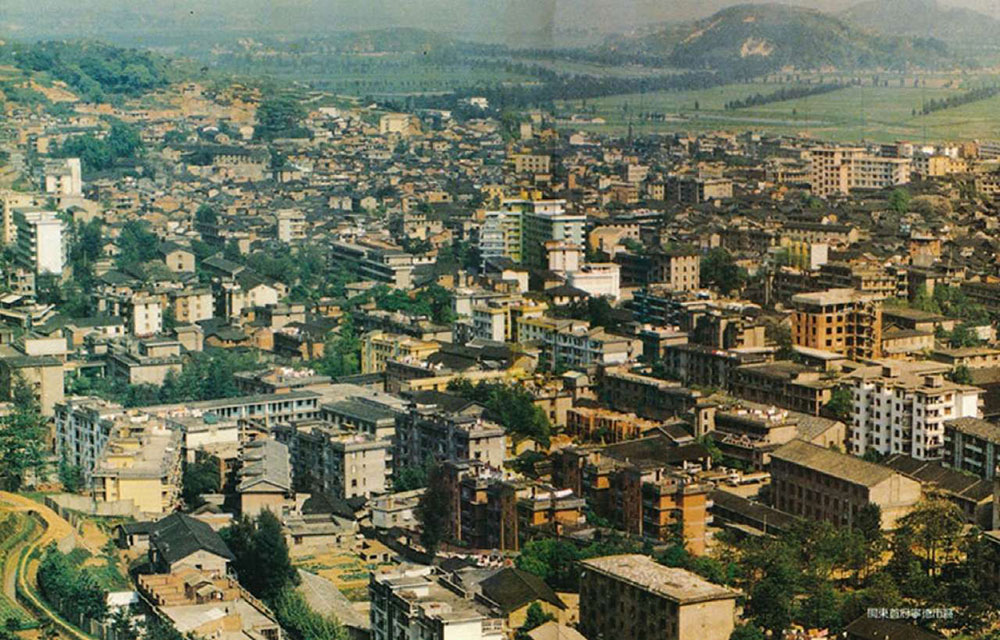 1988年寧德城區(qū)風(fēng)貌。（圖源：《習(xí)近平在寧德》）