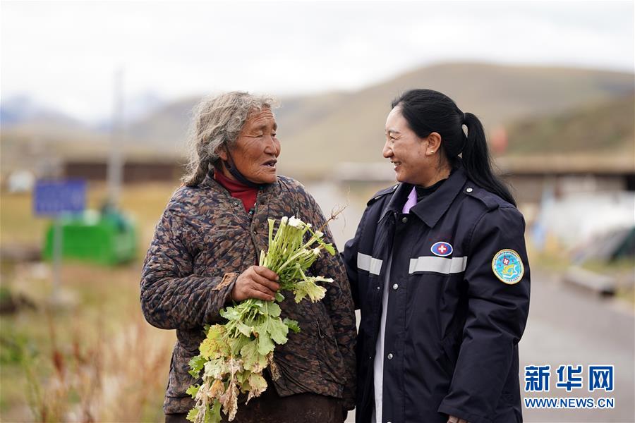 (社會(huì))(1)金沙江畔的多民族“曼巴”團(tuán)隊(duì)