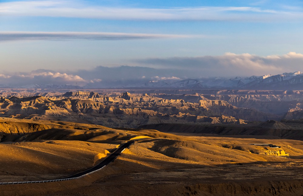 換個角度看土林。貢覺群培攝