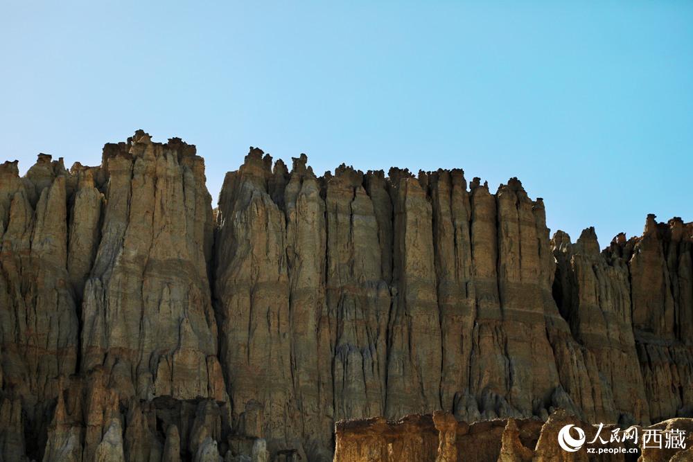 壯美的土林。人民網(wǎng) 李海霞攝