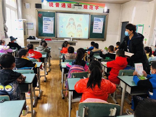 圖片默認(rèn)標(biāo)題_fororder_4、恢復(fù)上課的學(xué)生們-攝影-左斌