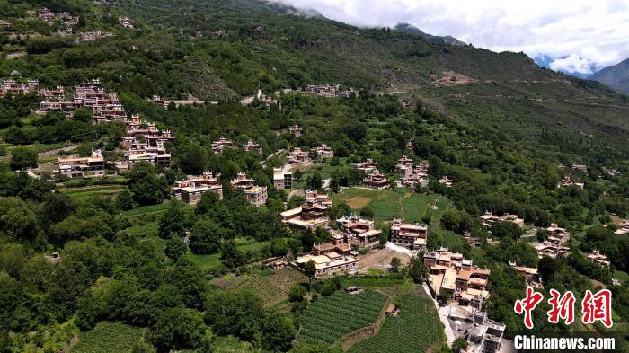 四川丹巴村民洛太的民宿致富夢(mèng)：“除了好政策，自己更要有干勁”