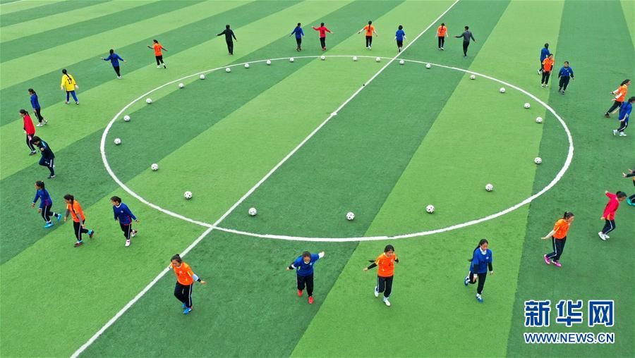 （體育·專題）（19）足球——踢球吧！草原女孩