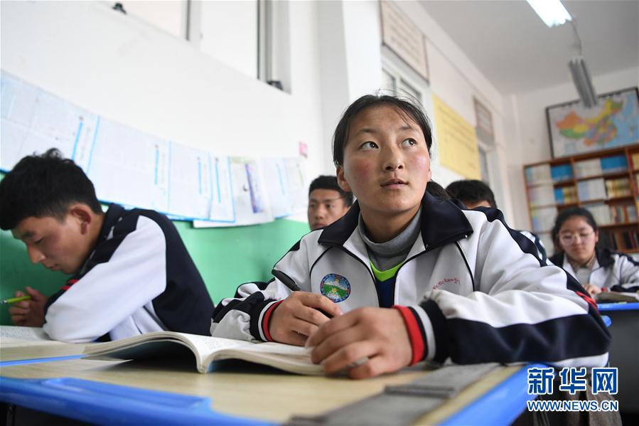 （體育·專題）（21）足球——踢球吧！草原女孩