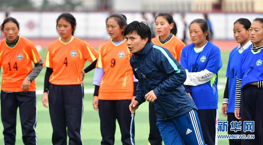 （體育·專題）（16）足球——踢球吧！草原女孩