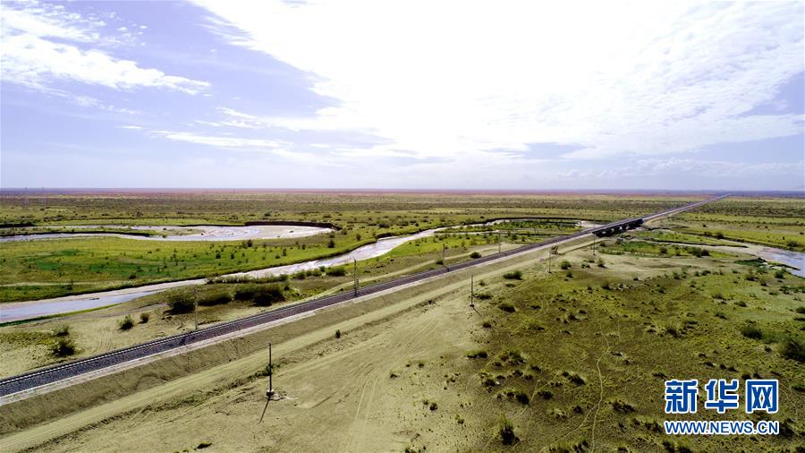 （圖文互動(dòng)）（1）格庫(kù)鐵路青海段正式開通運(yùn)營(yíng)