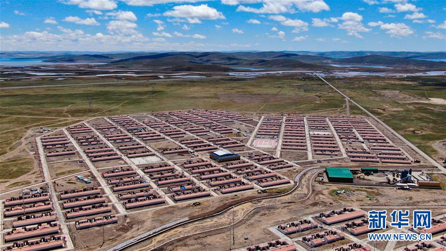 （走向我們的小康生活）（1）青?，敹啵狐S河源的幸福村