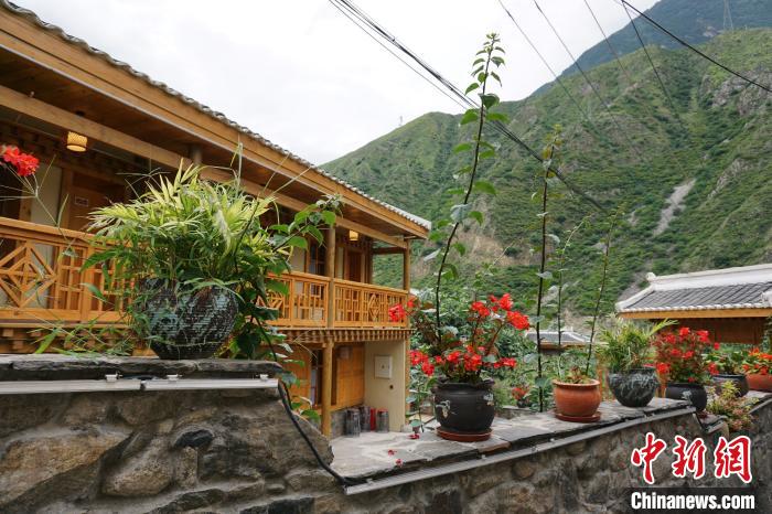 若吉村民宿。　祝歡 攝