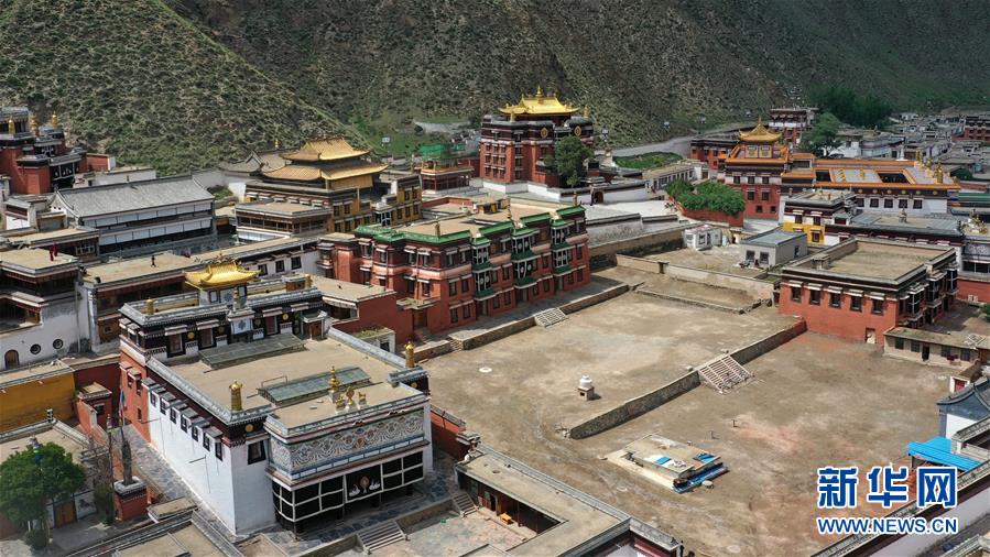 (走向我們的小康生活)(15)飛閱九色甘南香巴拉