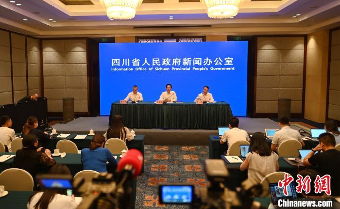 四川甘孜州建州70年:18個貧困縣(市)全部摘帽