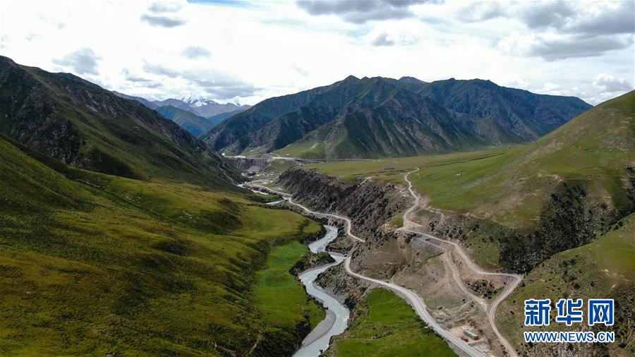 (新華全媒頭條·走向我們的小康生活·圖文互動(dòng))(1)綠色繪就三江源——來(lái)自青海脫貧奔小康一線(xiàn)的蹲點(diǎn)報(bào)告