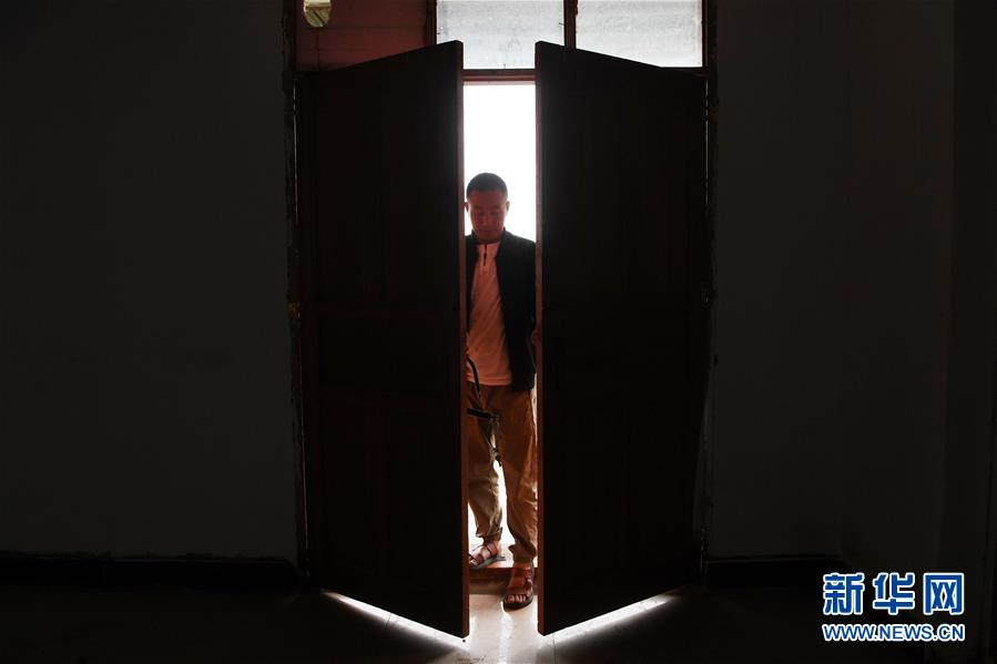 （新華全媒+）（10）千里“挪窩”，踏實開啟新生活