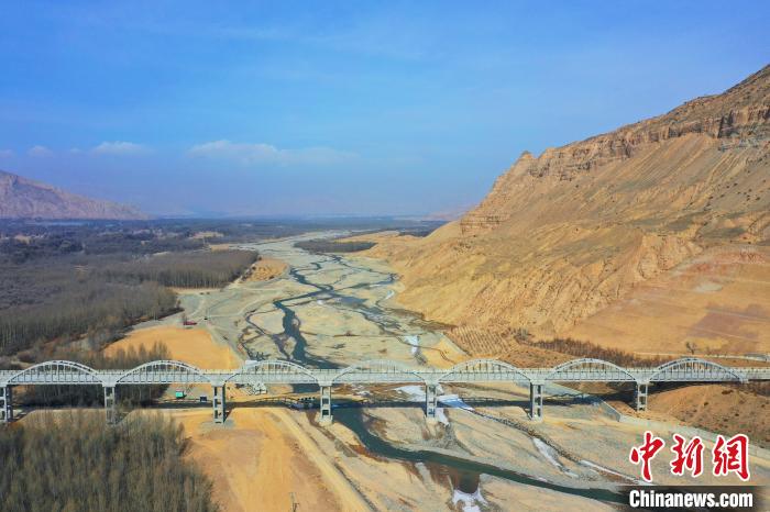 青海黃河谷地:從提水澆地到自流灌溉