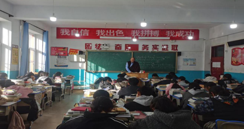 青?，斍撸寒惖剞k班讓孩子享受優(yōu)質(zhì)教育