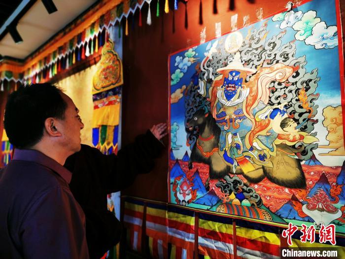 探訪青?！盁嶝曀嚾酥摇保好耖g畫(huà)師傾力傳承人類“非遺”