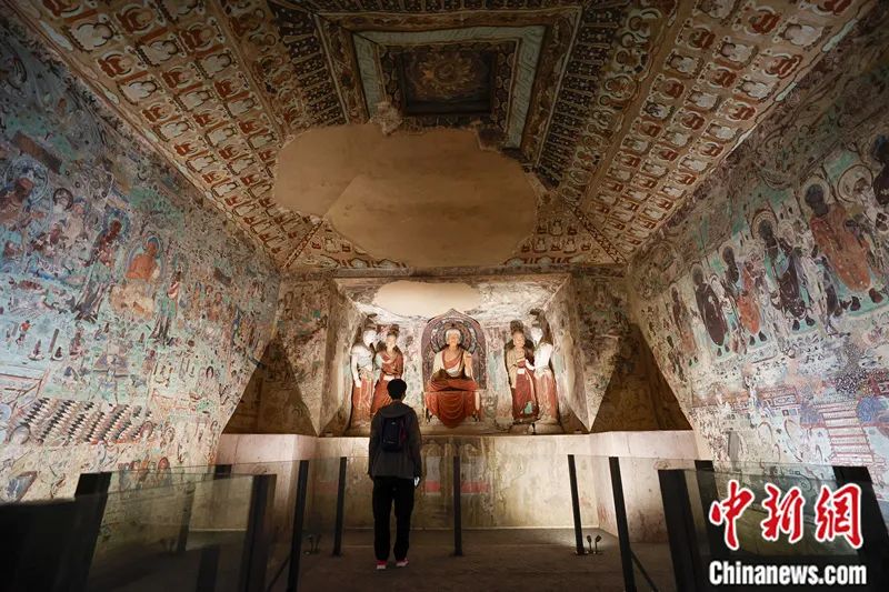 “敦行故遠：故宮敦煌特展”上展出的敦煌莫高窟第220窟復制洞窟。杜洋 攝