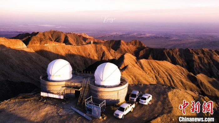 圖為青海冷湖賽什騰山天文臺址日落?！『槲腻?攝