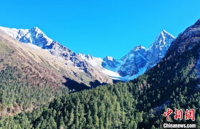 畢棚溝景區(qū)風(fēng)光?！“苍?攝