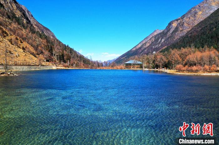 畢棚溝景區(qū)風(fēng)光?！“苍?攝