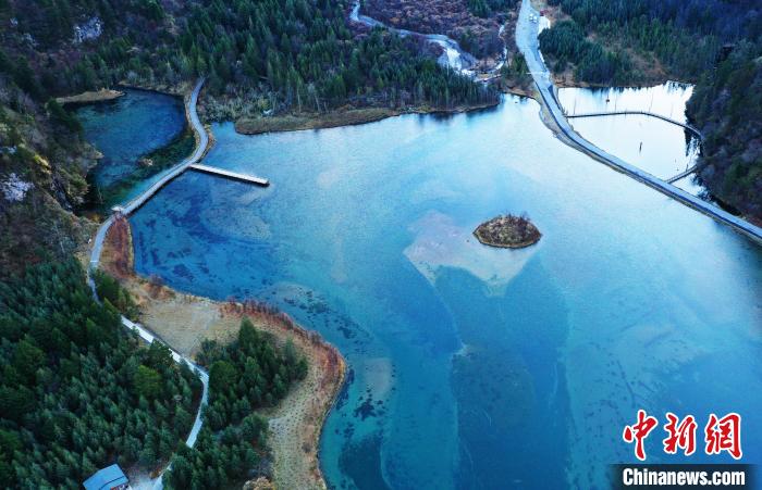 畢棚溝景區(qū)風(fēng)光。　安源 攝