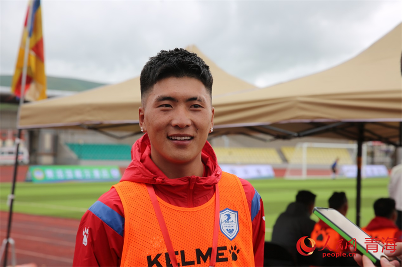 年輕的球員。人民網(wǎng) 馬可欣攝