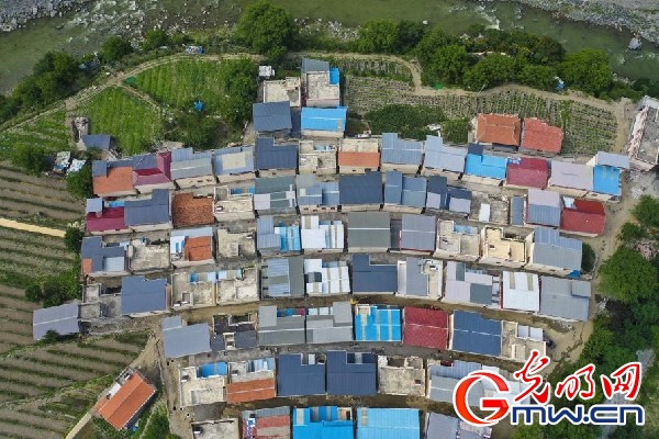 我們的家園｜小蘋果帶動(dòng)大產(chǎn)業(yè)，帶你看看這座阿壩州小村的鄉(xiāng)村振興新模式