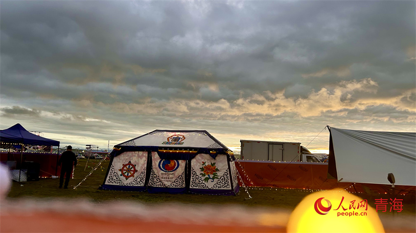 民族風(fēng)情帳篷。人民網(wǎng) 陳明菊攝