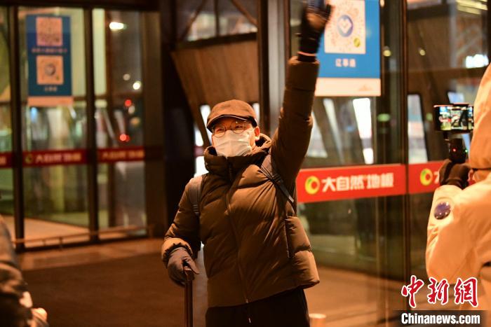 1月9日晚剛到沈陽?！¤F西區(qū)委宣傳部 攝