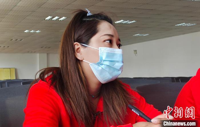 圖為西藏自治區(qū)運動員聽培訓(xùn)講座?！∝暽＠?攝