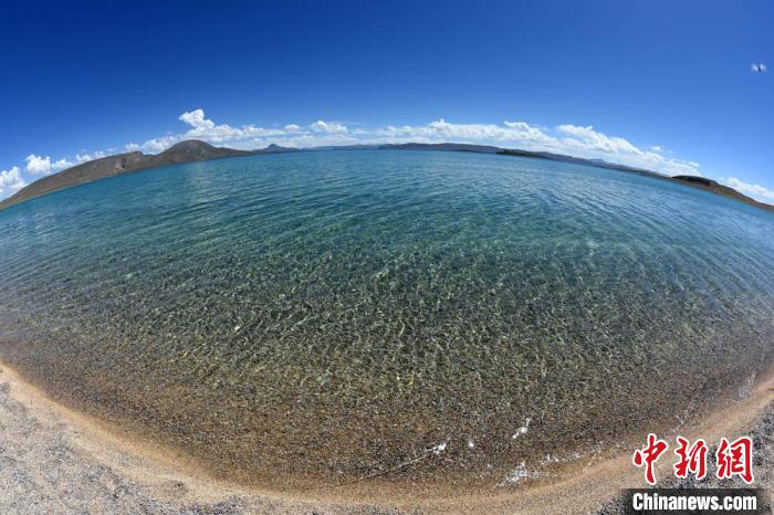 錯(cuò)鄂湖水清澈透明。　<a target='_blank' ></p><p  align=