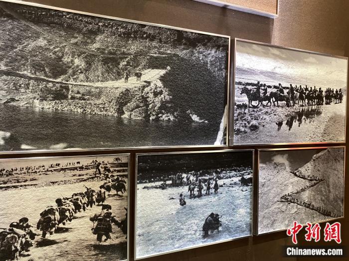 紅樓內(nèi)展廳，圖為昌都戰(zhàn)役中的人民解放軍。彭寧鈴 攝