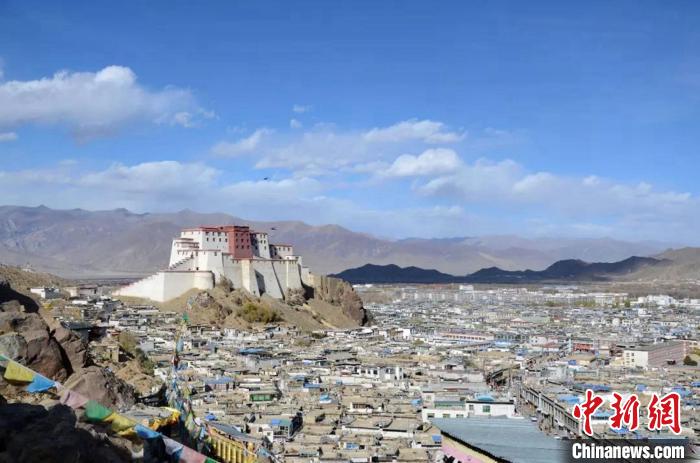 日喀則是“千山之宗，萬水之源”，有著大城市所向往的天然資源?！∪A東師大供圖