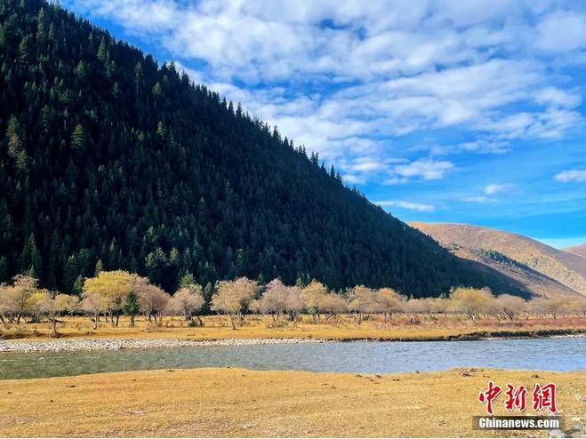 資料圖：西藏類烏齊秋日風(fēng)光。冉文娟 攝