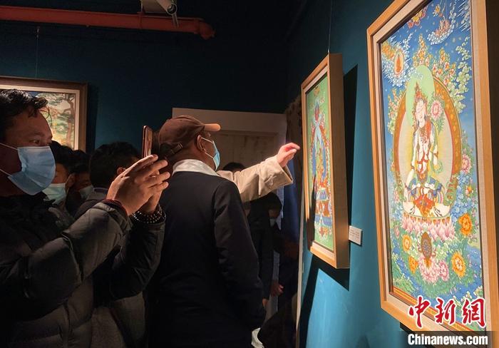 11月17日，由西藏自治區(qū)文學藝術界聯(lián)合會主辦的第七屆“見即愿滿”西藏精品唐卡展在拉薩拉開帷幕。 <a target='_blank' href='/'><p  align=